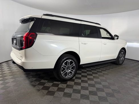 Used 2025 Ford Expedition Max Active AWD/4WD image 5