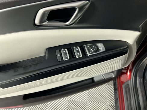 Used 2023 Kia Carnival LX FWD image 14