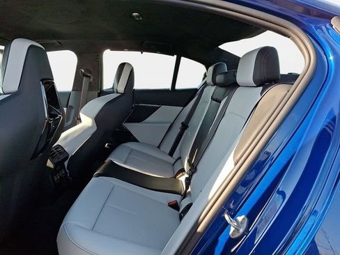 New 2026 BMW M5 w/ Carbon Package AWD/4WD image 9