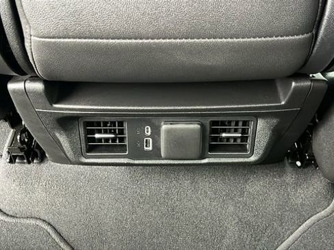 Used 2026 GMC Sierra 1500 SLT AWD/4WD image 23