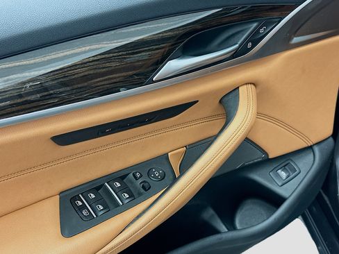 Used 2023 BMW 530i xDrive w/ Premium Package AWD/4WD image 15