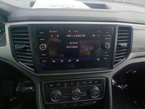 Used 2020 Volkswagen Atlas Cross Sport SE image 16