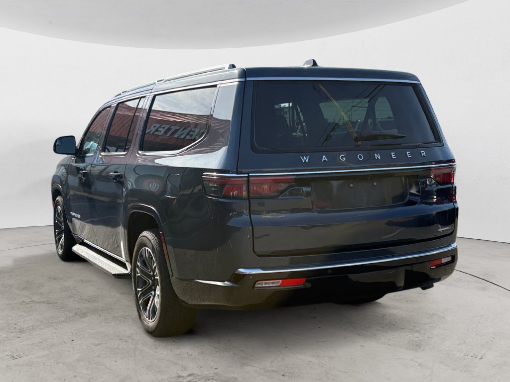 Used 2024 Jeep Wagoneer L Series II w/ Flexible Seating Group RWD image 5