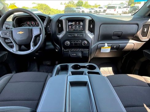 New 2025 Chevrolet Silverado 1500 Custom image 5