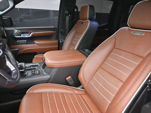 Used 2024 GMC Sierra 1500 Denali Ultimate image 32