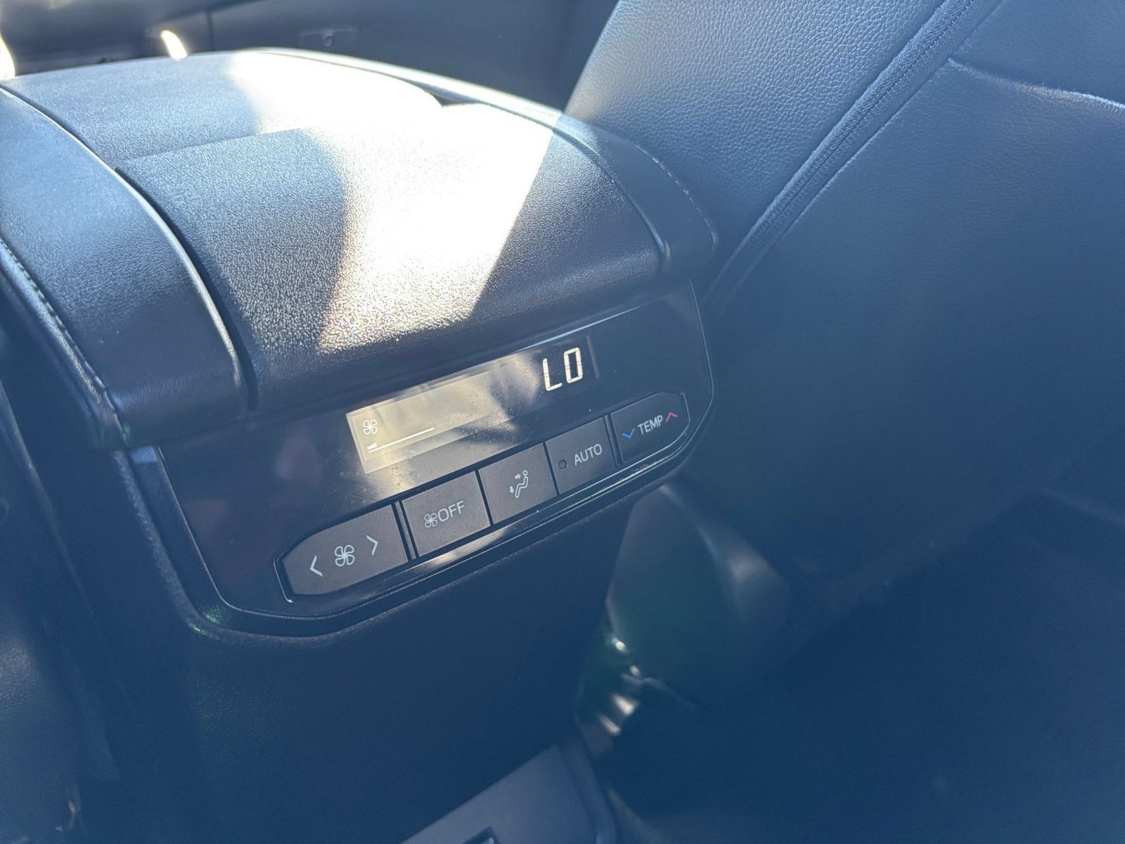 Used 2025 Toyota Highlander XSE AWD/4WD image 24