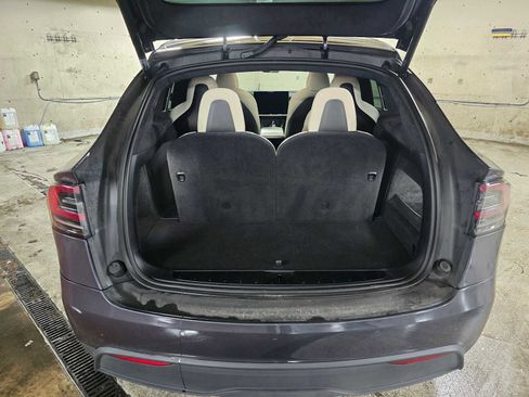Used 2023 Tesla Model X image 15