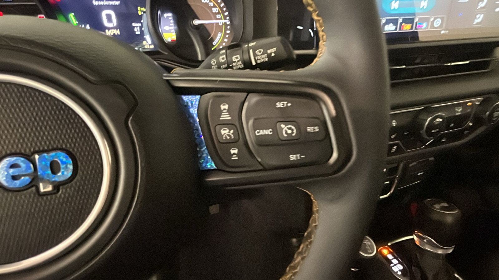 Used 2024 Jeep Wrangler Unlimited AWD/4WD image 18
