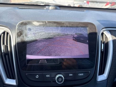 Used 2022 Chevrolet Malibu LT FWD image 31
