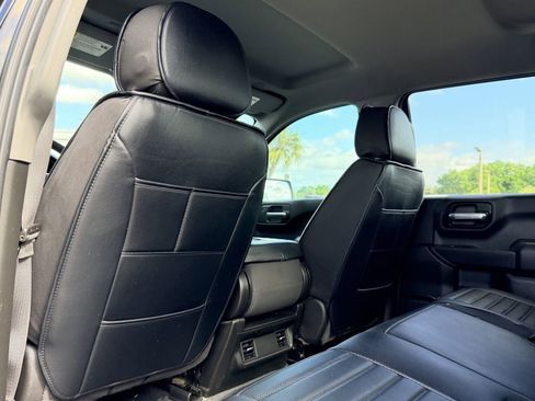 Used 2022 Chevrolet Silverado 1500 Custom Trail Boss w/ LPO, Dark Essentials Package image 17