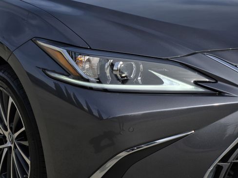 Certified 2023 Lexus ES 350 w/ Premium Package image 9