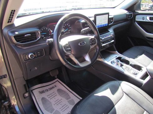 Used 2020 Ford Explorer Limited image 9
