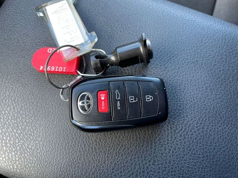 Used 2025 Toyota Camry LE image 22