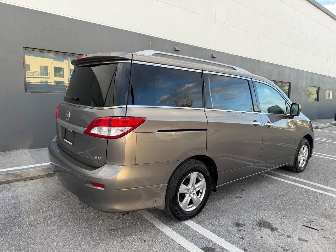 Used 2016 Nissan Quest SV w/ Leather Package FWD image 7