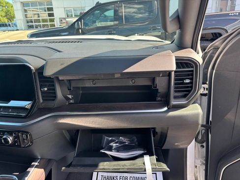 Used 2026 GMC Sierra 1500 SLT w/ SLT Convenience Package AWD/4WD image 19