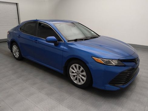 Used 2020 Toyota Camry LE image 11