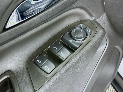 Used 2024 Chevrolet Equinox LT image 23