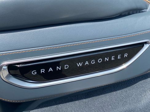 Used 2022 Jeep Grand Wagoneer Series II w/ Convenience Group III AWD/4WD image 12