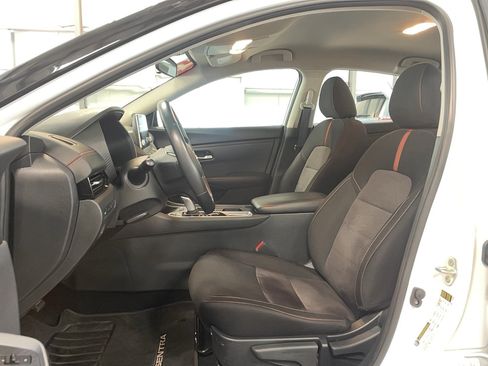 Used 2025 Nissan Sentra SR FWD image 22