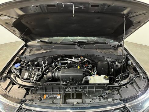 Used 2022 Ford Explorer XLT AWD/4WD image 6