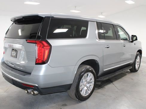 Used 2024 GMC Yukon XL Denali image 9