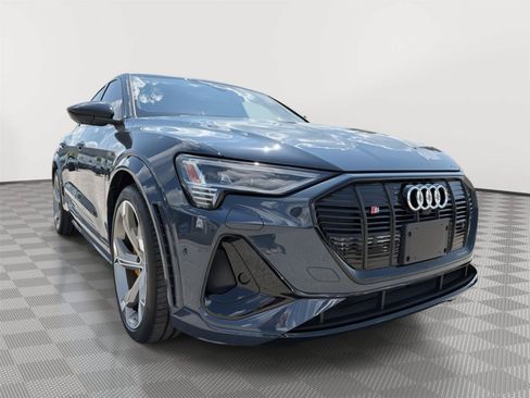 Certified 2023 Audi e-tron S Prestige w/ Prestige Package AWD/4WD image 7
