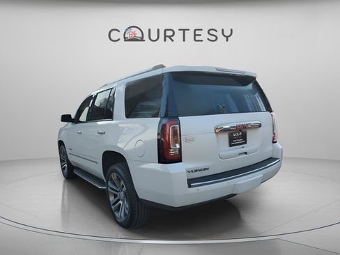 Used 2018 GMC Yukon Denali image 2