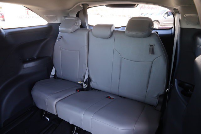 Used 2025 Toyota Sienna XLE w/ XLE Plus Package AWD/4WD image 13