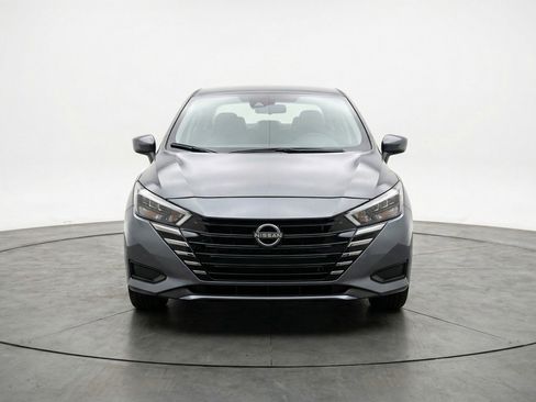 Used 2025 Nissan Versa SV FWD image 2