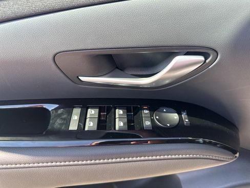 New 2025 Hyundai Tucson Limited image 16