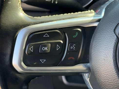 Used 2019 Jeep Wrangler Unlimited Sahara image 13