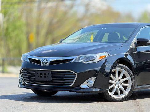 Used 2013 Toyota Avalon Limited FWD image 2