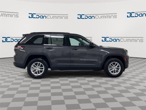 Used 2025 Jeep Grand Cherokee Laredo X w/ Luxury Tech Group I image 9