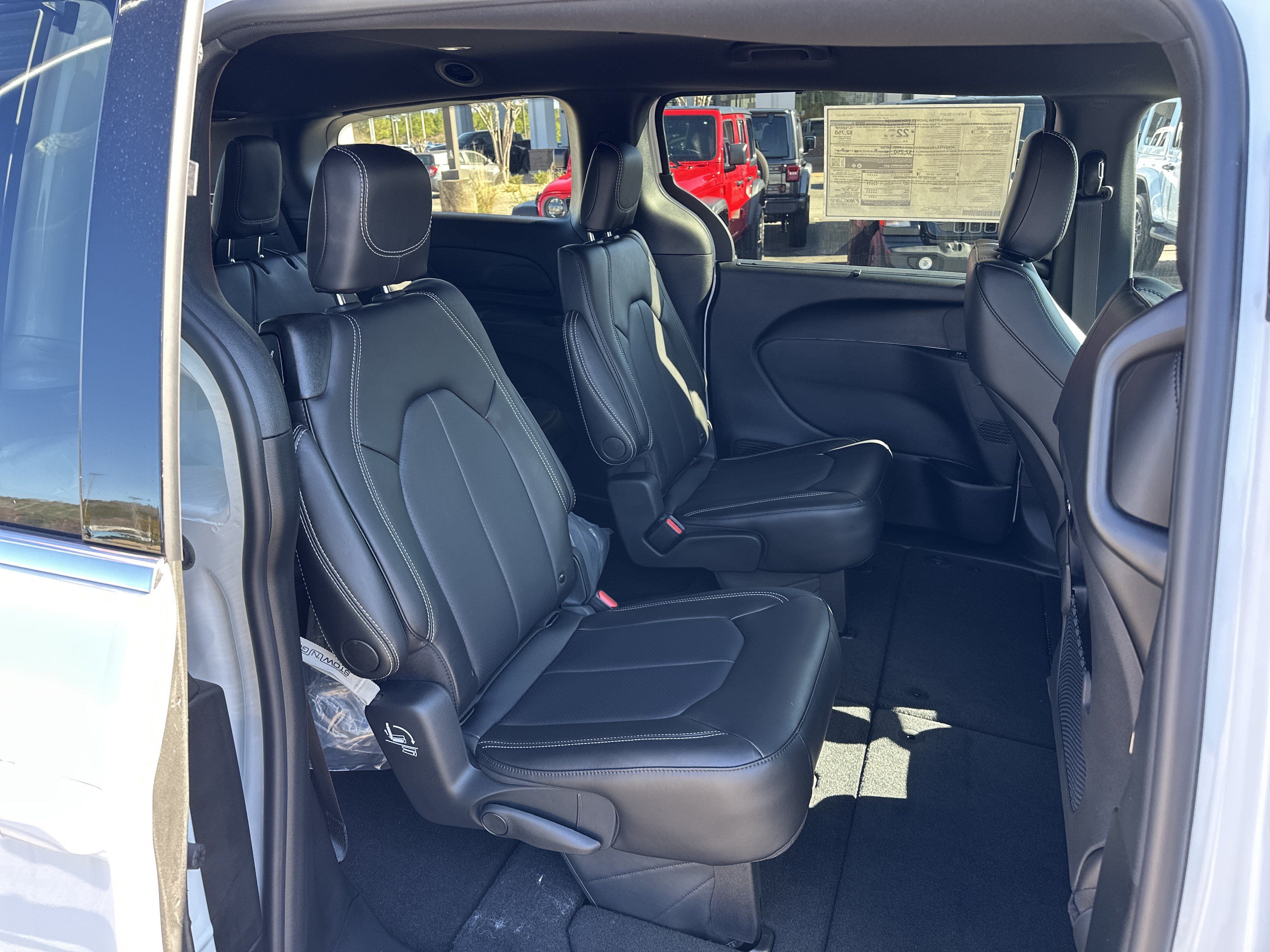 New 2026 Chrysler Pacifica Select FWD image 17