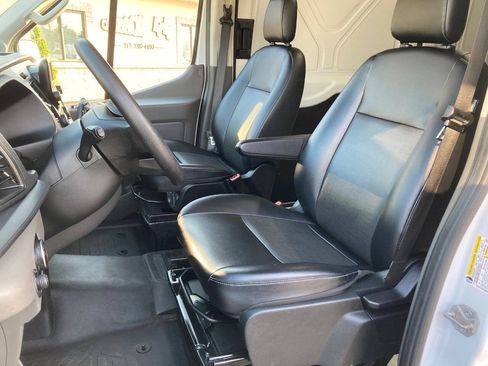 Used 2024 Ford Transit 250 148 Medium Roof RWD image 8