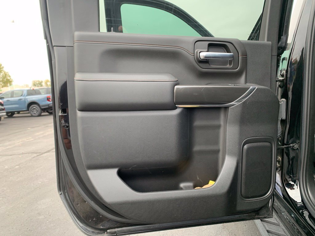Used 2023 GMC Sierra 3500 AT4 w/ AT4 Preferred Package AWD/4WD image 40