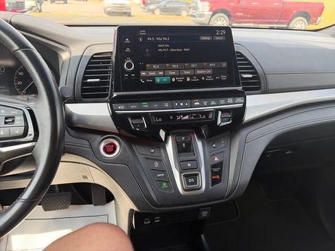 Used 2025 Honda Odyssey Sport-L image 17