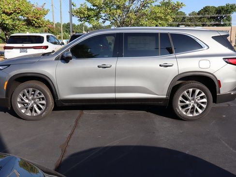 New 2025 Buick Enclave Preferred image 5