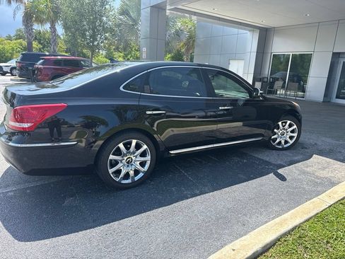 Used 2012 Hyundai Equus Signature RWD image 3