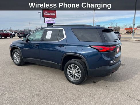 Used 2023 Chevrolet Traverse LT image 3
