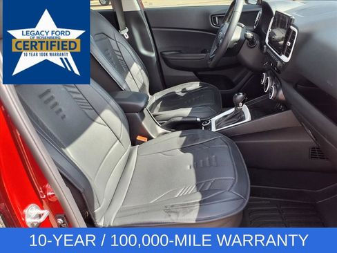 Used 2024 Hyundai Venue Limited image 29