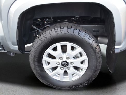 Used 2026 Toyota Tacoma SR5 AWD/4WD image 7