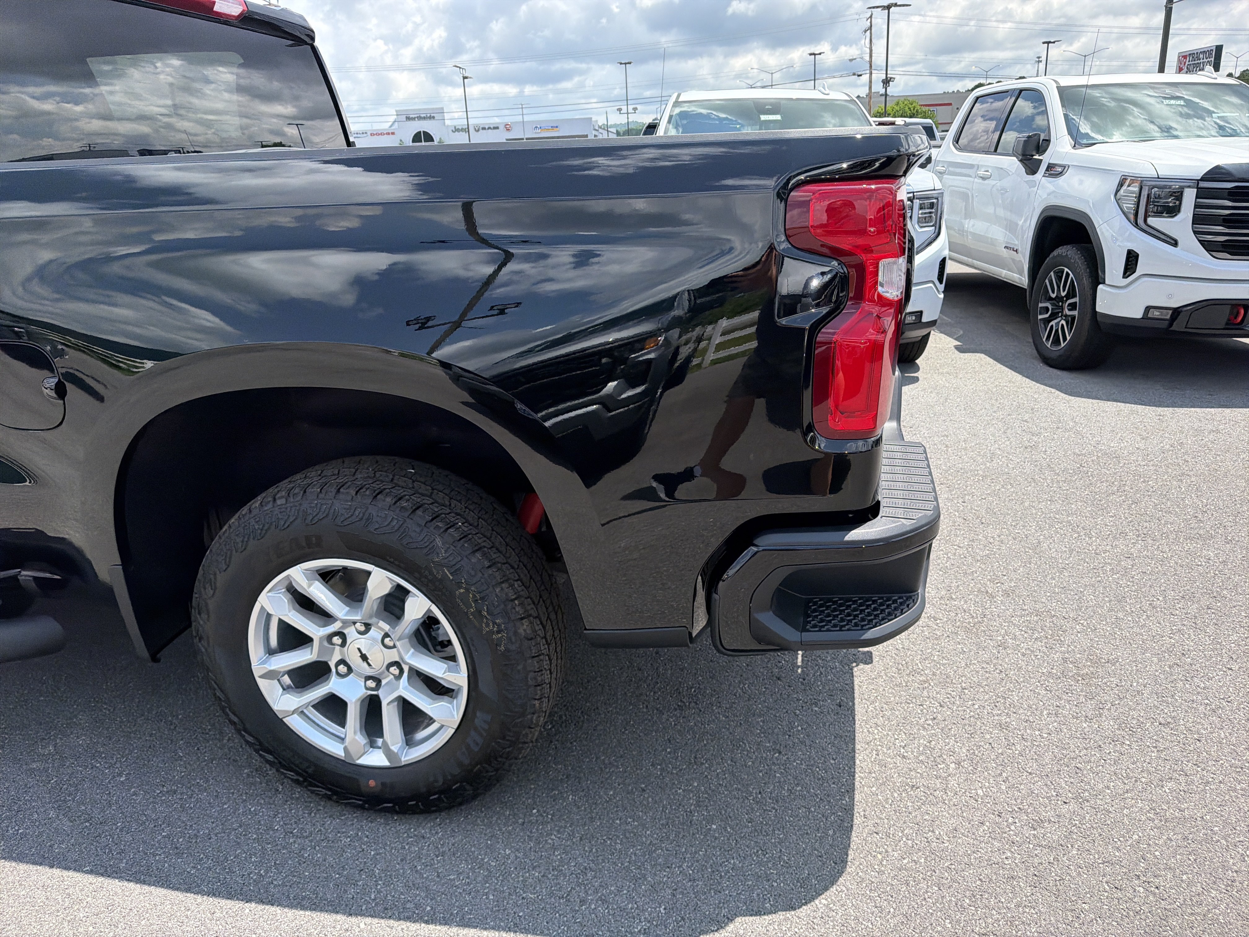 New 2026 Chevrolet Silverado 1500 RST AWD/4WD image 10