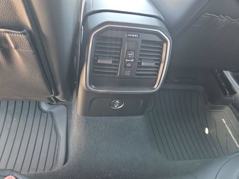 Used 2020 Porsche Macan S AWD/4WD image 15