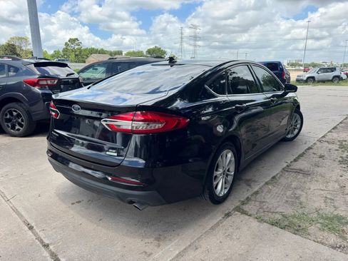 Used 2019 Ford Fusion SE FWD image 5