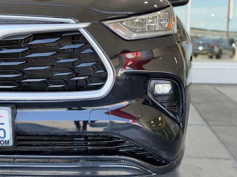 Certified 2020 Toyota Highlander XLE AWD/4WD image 5