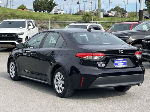Used 2023 Toyota Corolla LE FWD image 5