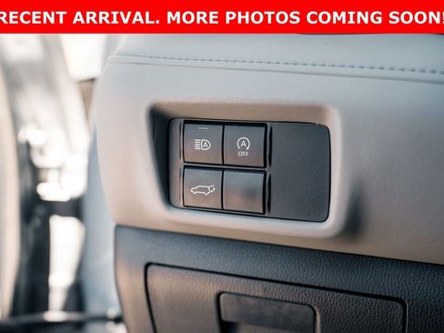 Used 2023 Toyota Highlander XLE image 14