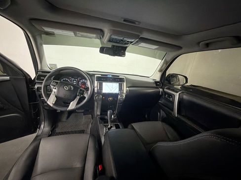 Used 2022 Toyota 4Runner SR5 Premium w/ Moonroof Package AWD/4WD image 21