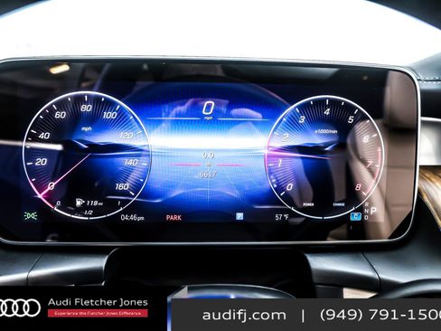 Used 2025 Mercedes-Benz GLC 300 w/ Winter Package image 19